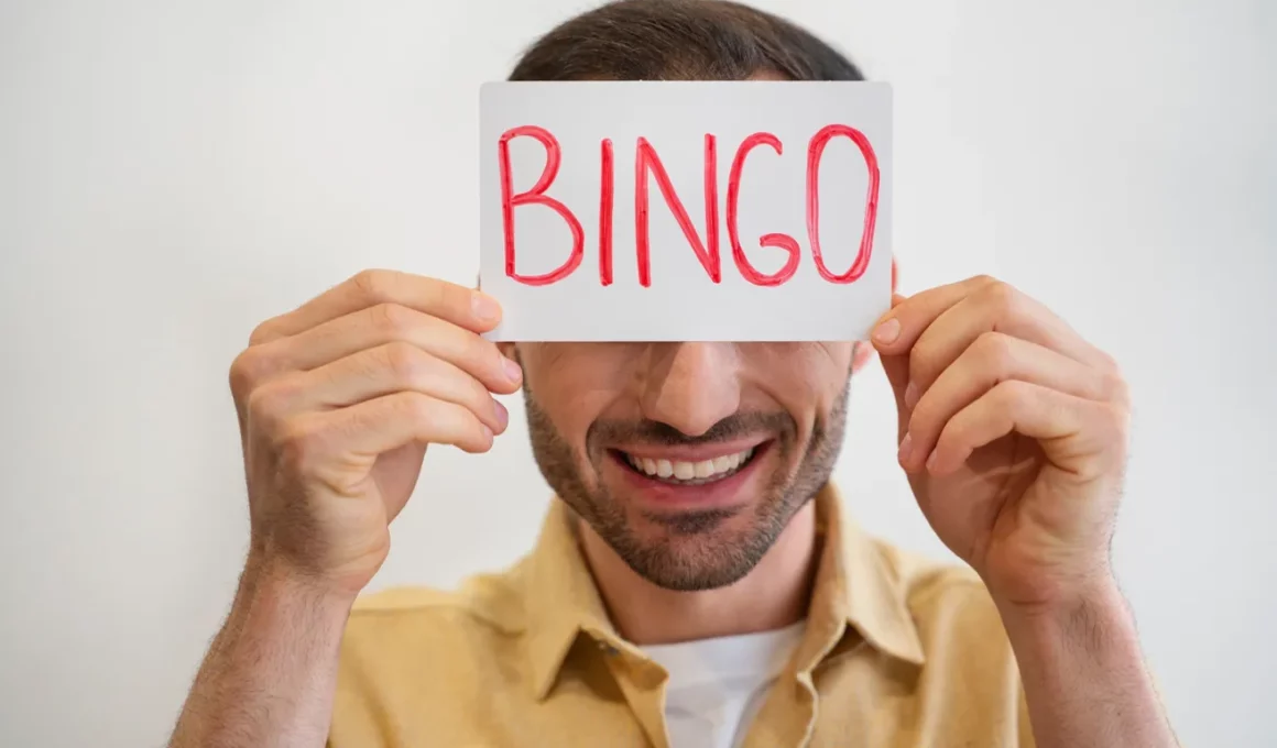 homme affiche bingo personnel visage arreter procrastiner