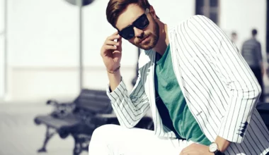 jeune homme confiance en soi style look tendance lunettes veste