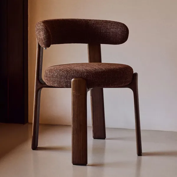 chaise design marron bois frene finition noyer premium Granite Kave Home