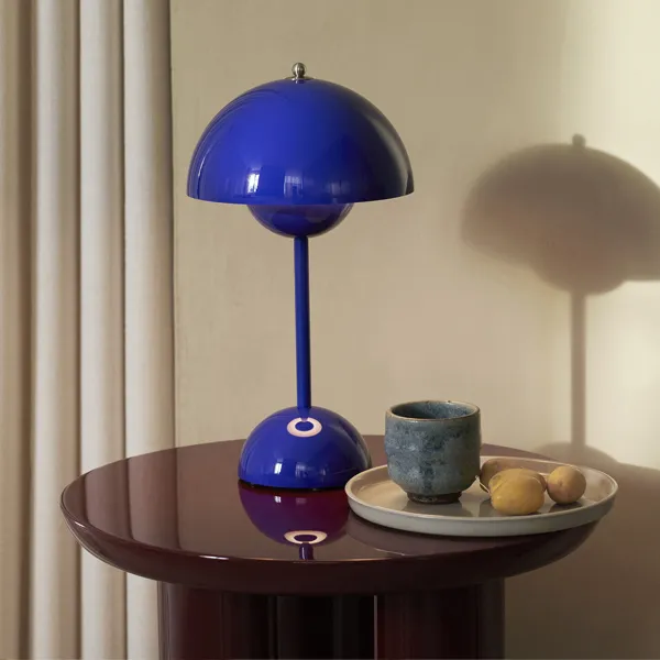 lampe sans fil rechargeable bleue Flowerpot VP9 Made in Design